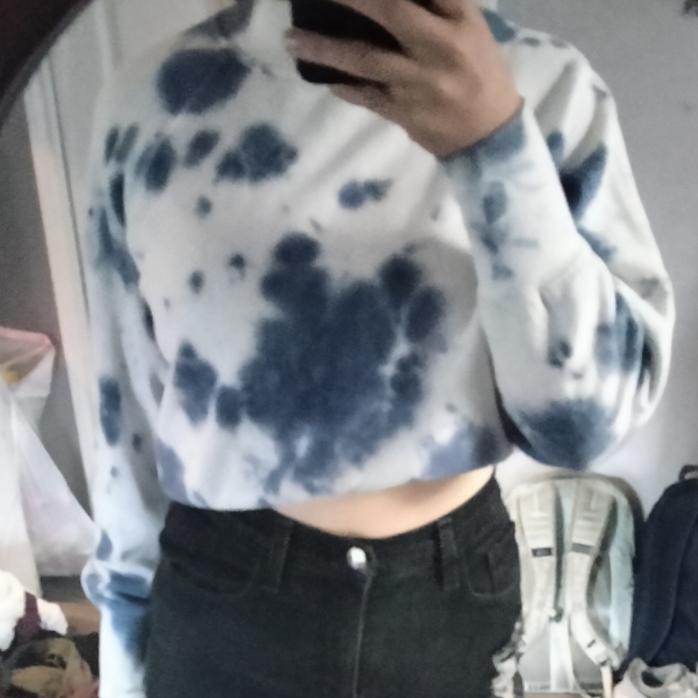 Sweater - Picture 2 of 2